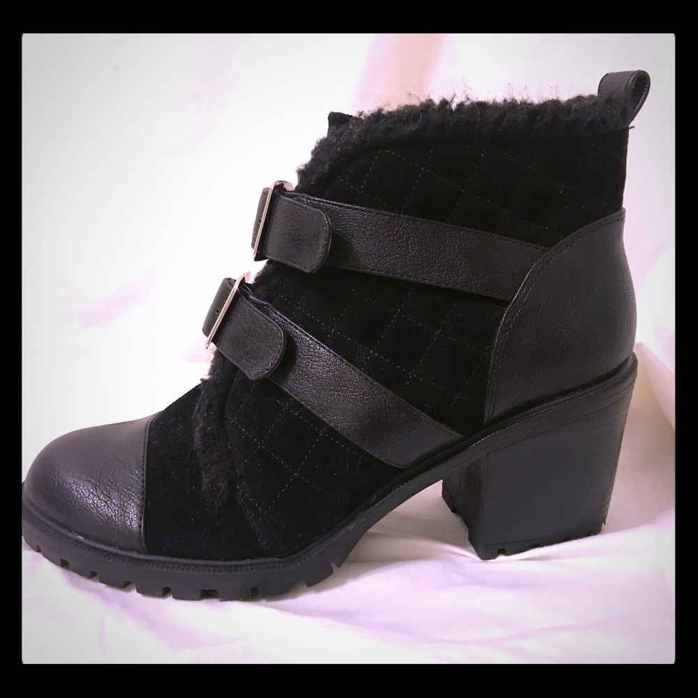 NINE WEST Suede/Quilt Booties